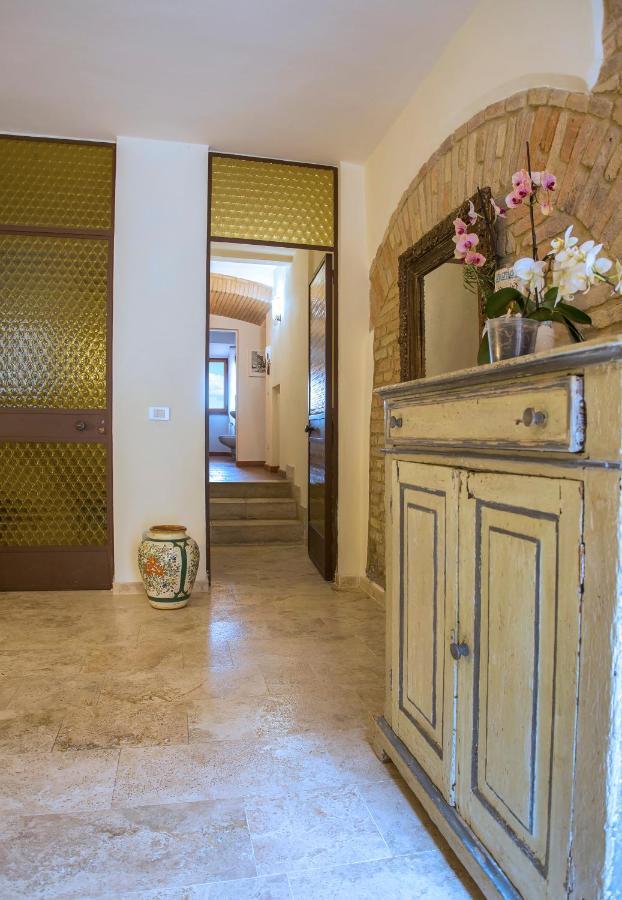 Appartamento Le Palme Con Terrazze In Centro سان جيمينيانو المظهر الخارجي الصورة